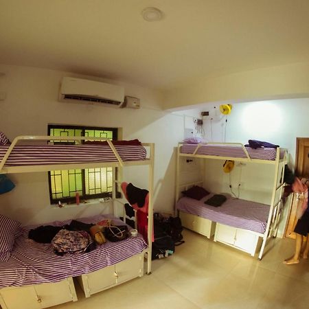 Bonds Hostel แคนโดลิม ภายนอก รูปภาพ
