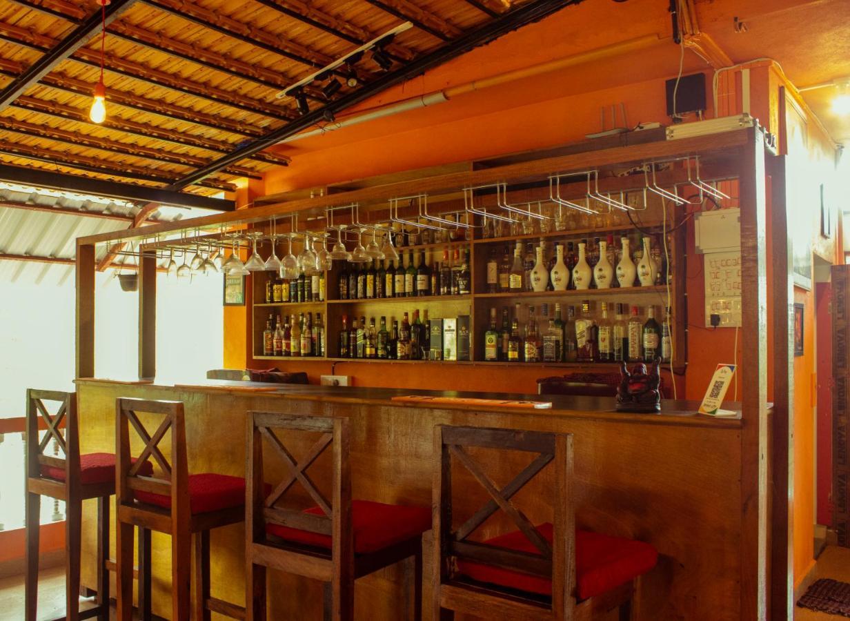Bonds Hostel แคนโดลิม ภายนอก รูปภาพ