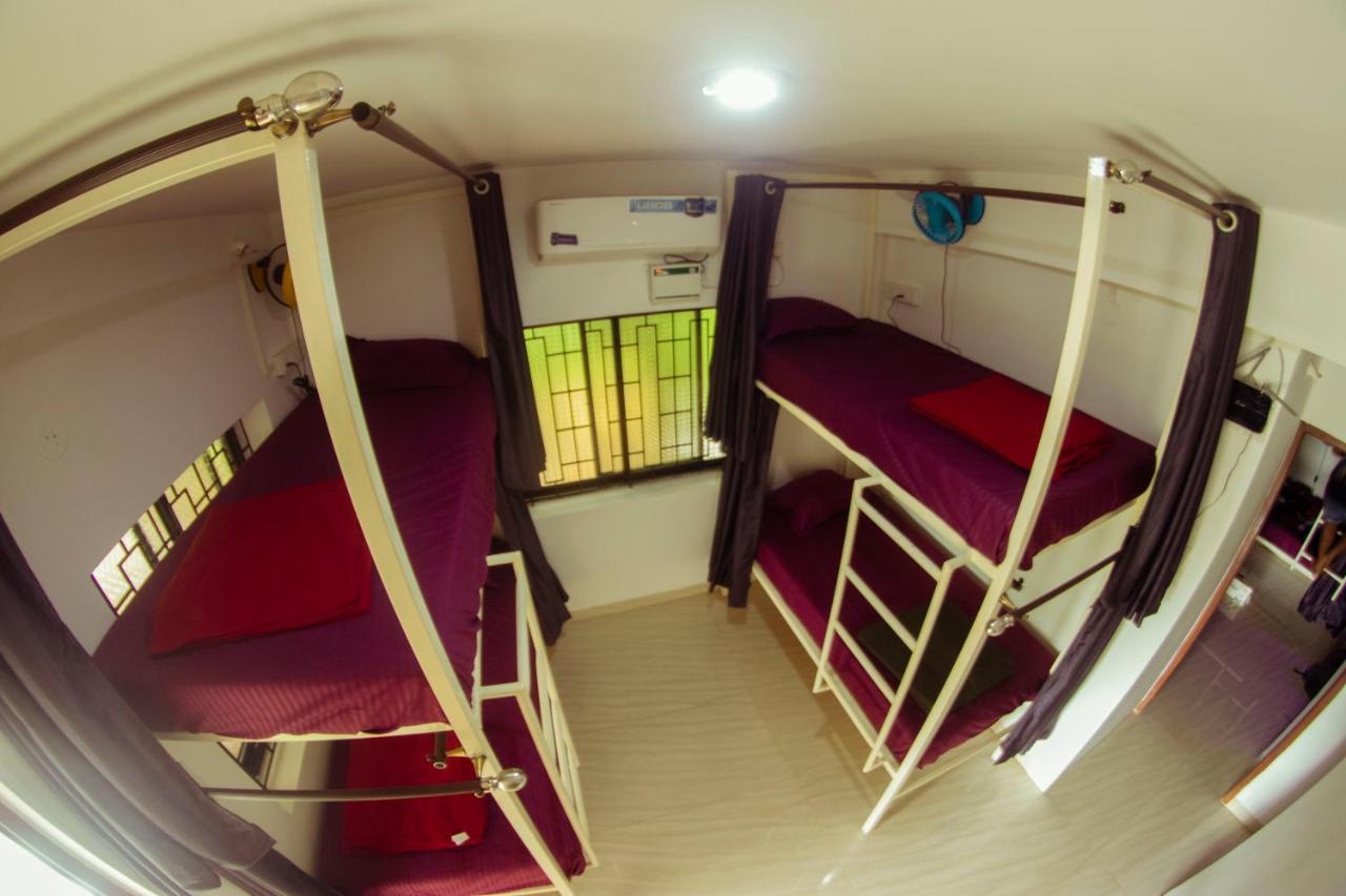 Bonds Hostel แคนโดลิม ภายนอก รูปภาพ