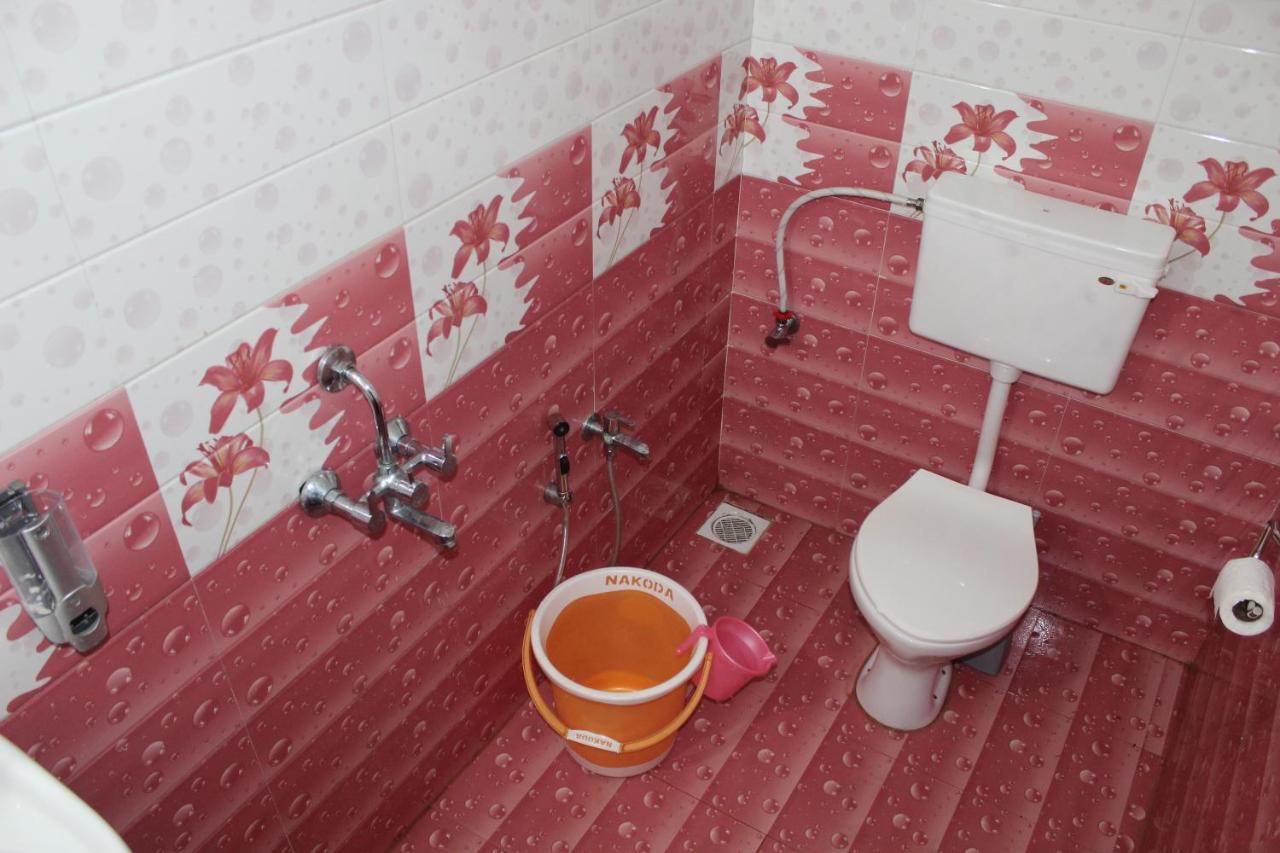 Bonds Hostel แคนโดลิม ภายนอก รูปภาพ
